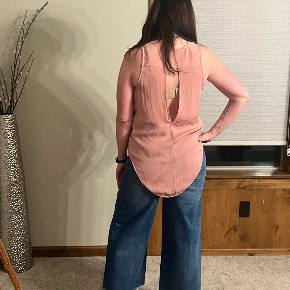 Nordstrom Treasure & Bond Silky Rose colored Tank - Size M
